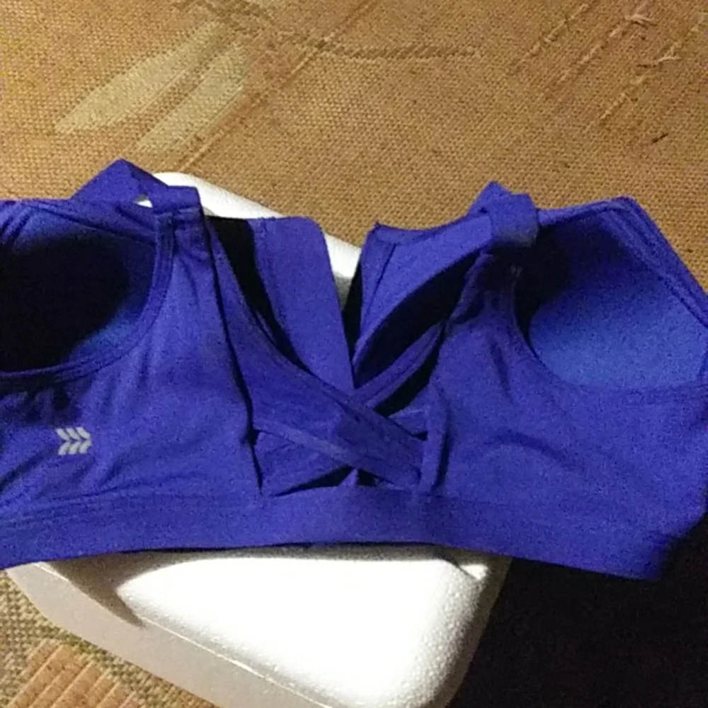 💙All in Motion yoga top💙 - Picture 4 of 7